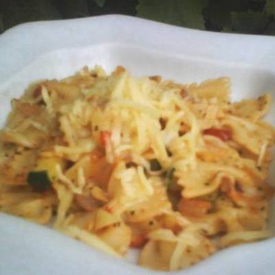 Farfalle zöldségesen