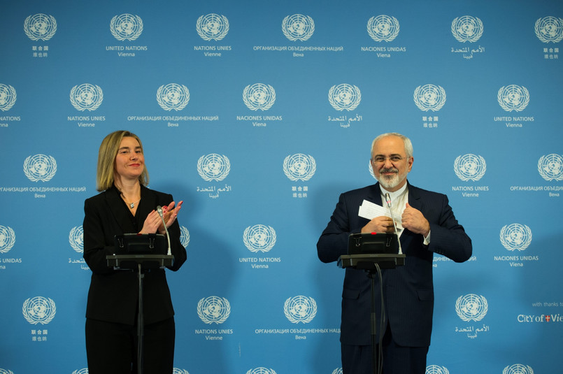 Przedstawiciel UE do spraw zagranicznych Federica Mogherini i szef MSZ Iranu Mohammad Javad Zarif