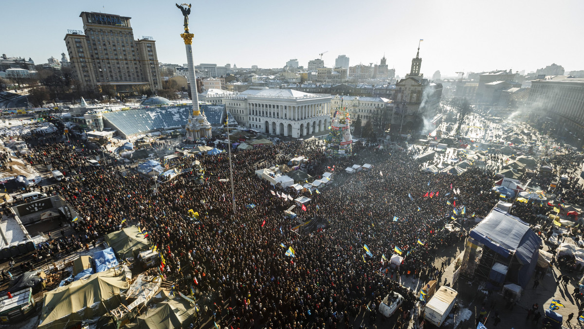 Do barykad na ul. Hruszewskiego w Kijowie, gdzie naprzeciwko siebie trwają na pozycjach oddziały ukraińskiej milicji i najbardziej radykalni demonstranci, podeszła grupa matek manifestantów, które zaapelowały do władz, by nie zabijały ich dzieci.