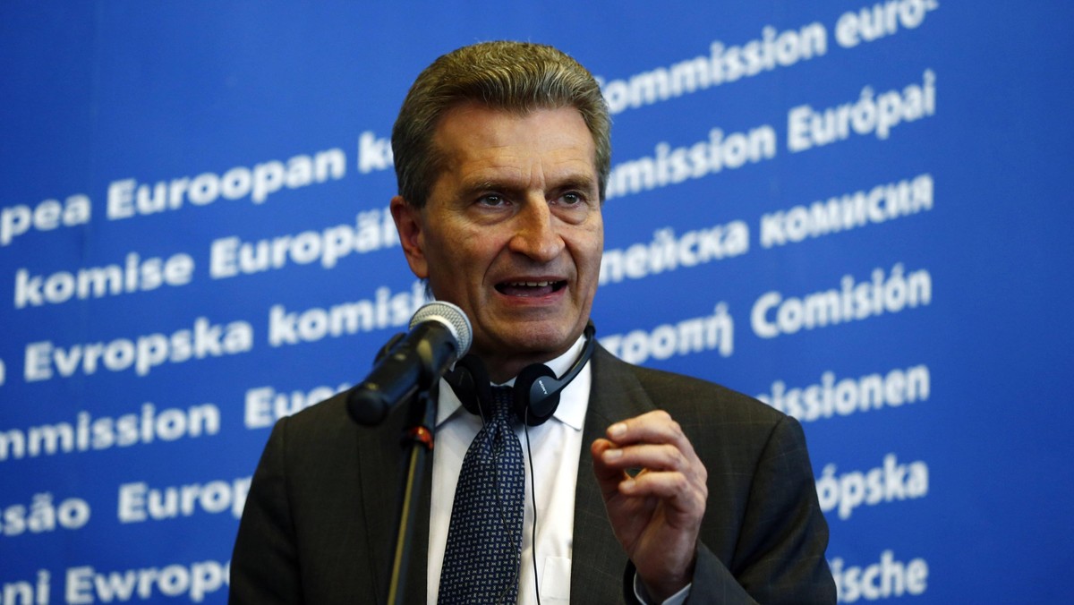 Unijny komisarz do spraw energii Guenther Oettinger powiedział w poniedziałek w Berlinie, że w rozmowach o sporze gazowym Rosji z Ukrainą jest postęp, jednak nadal nie ma porozumienia.