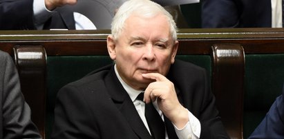 Kaczyński nie zapłaci za sejmowe wagary! Kto usprawiedliwił prezesa?