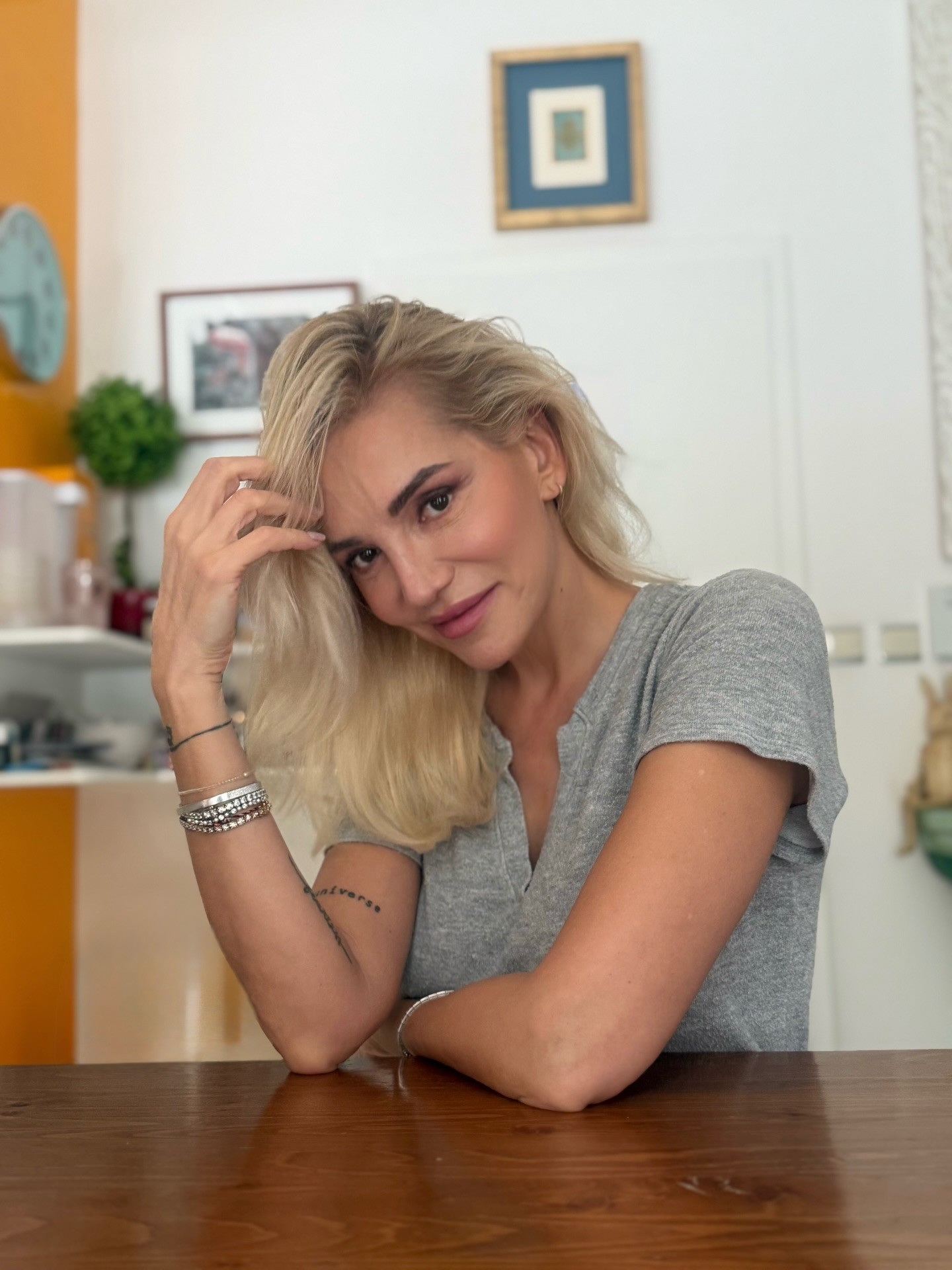 Speváčka Dara Rolins.