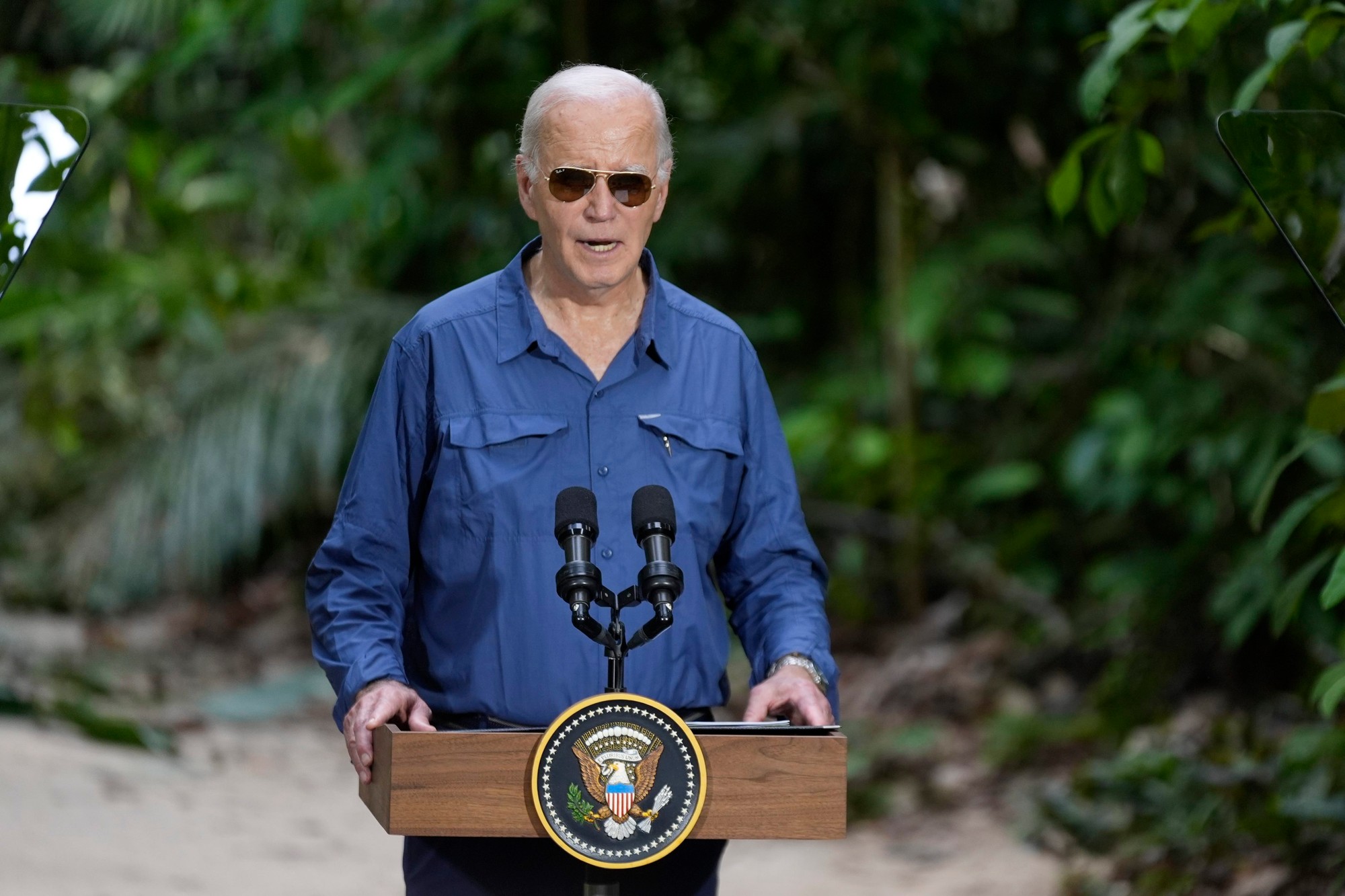 Joe Biden je prvým úradujúcim prezidentom USA, ktorý navštívil amazonský prales.