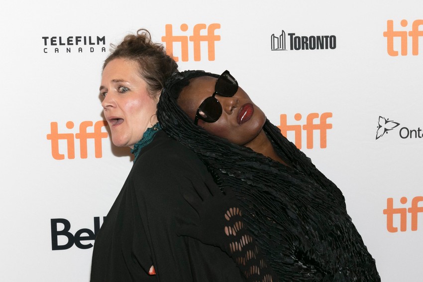 Sofi Fajns i Grejs Džons