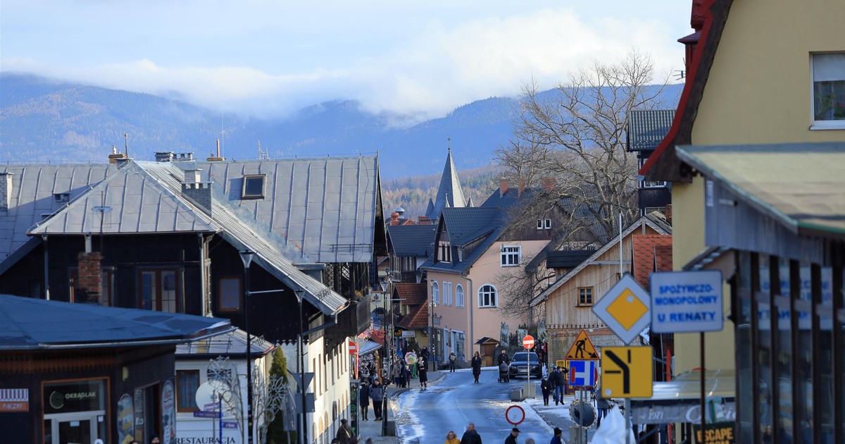 Ferie w Karkonoszach. W tych popularnych kurortach dostępne są jeszcze miejsca noclegowe