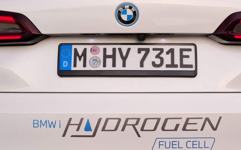 BMW iX5 Hydrogen Fuell Cell