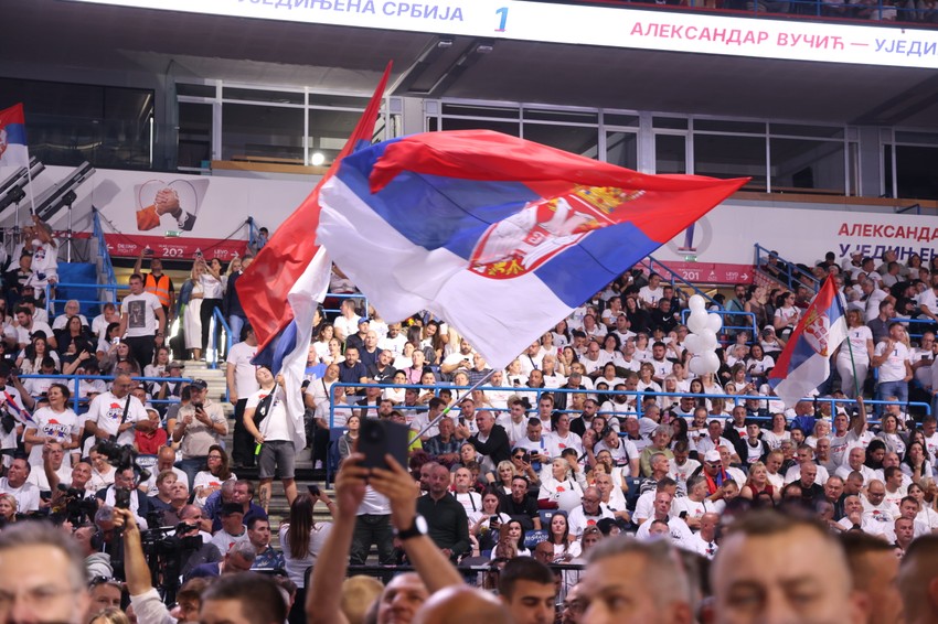 Predizborni skup u Areni