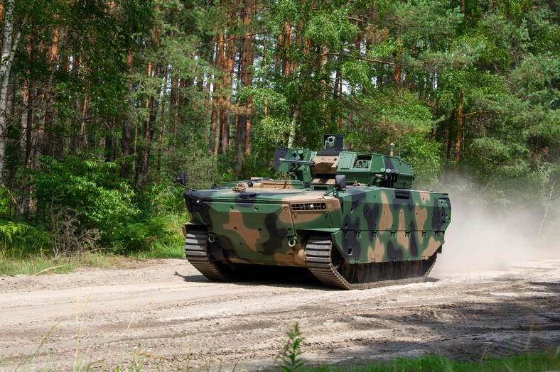 Nowy Pływający Bojowy Wóz Piechoty za kilkanaście lat będzie stanowił podstawowe wyposażenie wojsk zmechanizowanych w Polsce.