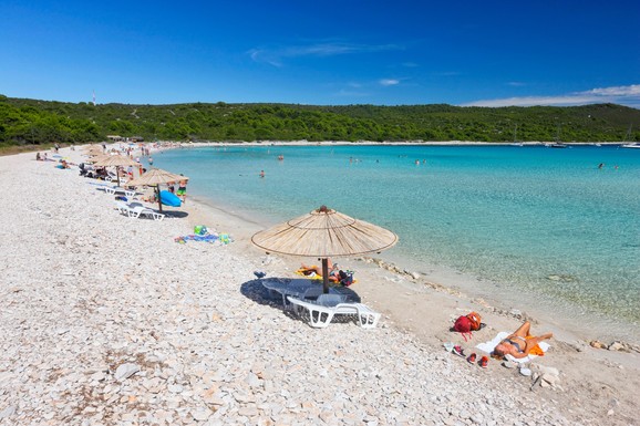 Hrvatski Havaji oduševljavaju turiste: Evo koliko košta trajekt do jedne od najlepših plaža na Jadranu