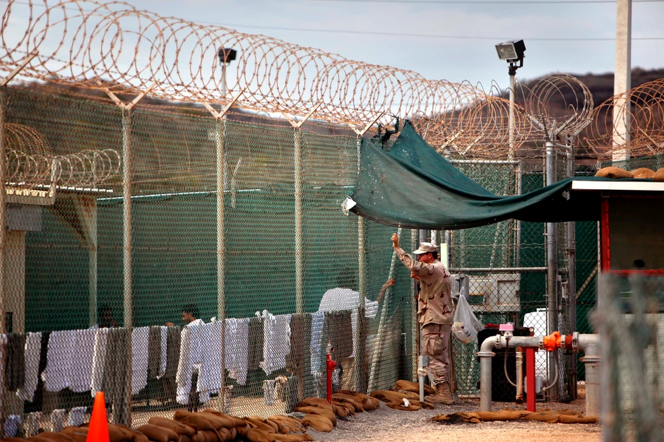 Iz Zatvora u zatvor, svet