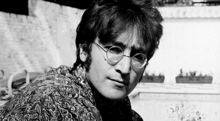 Micsoda meglepetés - Jonh Lennon eddig ismeretlen fotói kerültek elő