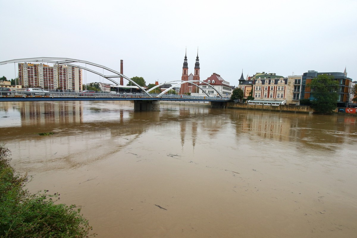 Fala kulminacyjna przejdzie przez Opole. Czy Odra utrzyma się w korycie?