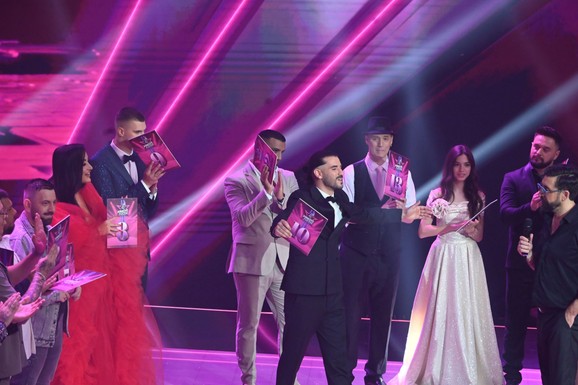 ONI SU SE PLASIRALI U TOP 3! Muškarci prošli u superfinale Pinkovih zvezda, a samo jedan će odneti pobedu