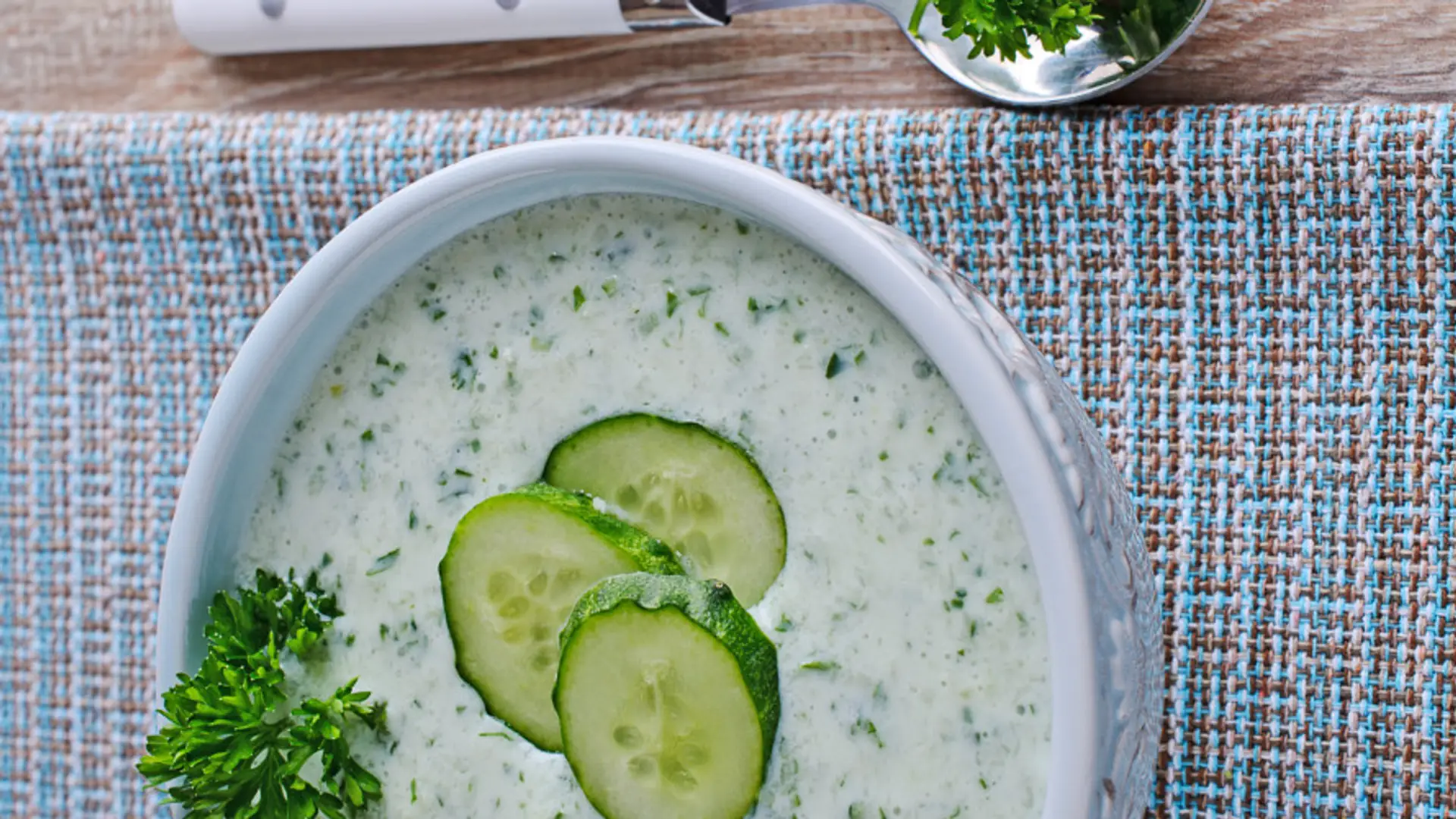 Zupa ogórkowa w wersji light! Tradycyjny przysmak w niskokalorycznej wersji