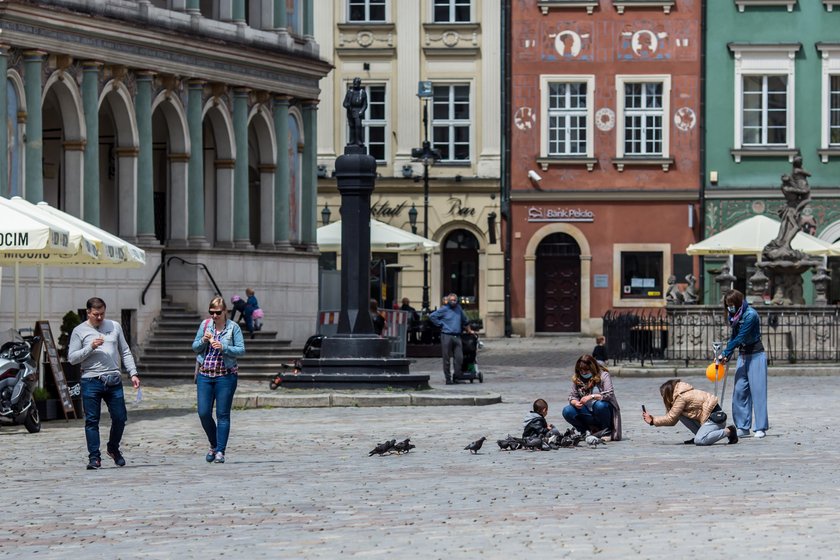 Spór o termin remontu płyty Starego Rynku