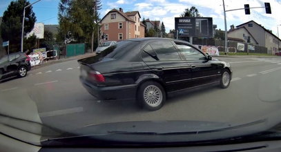 21-letni kierowca BMW zlekceważył przepisy. O mały włos od tragedii