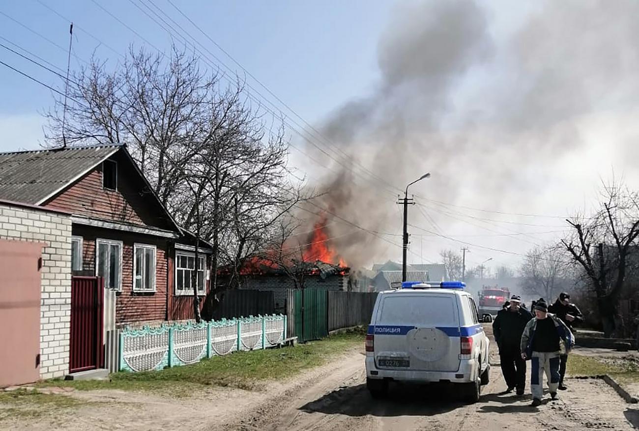 Брянские новости обстрел. Белая берёзка Брянская область обстрел. Поселок Климово обстреляли. Обстрел Брянской области. Брянская область обстрел с Украины.