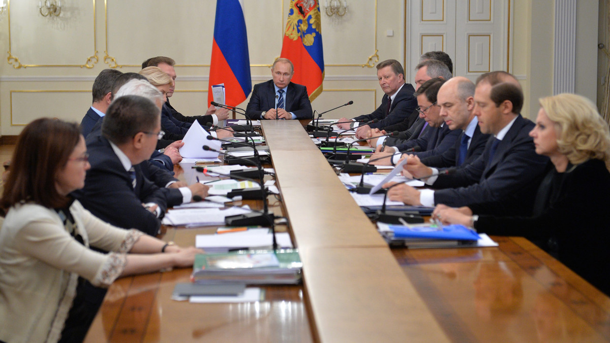 RUSSIA GOVERNMENT PUTIN MEETING (Vladimir Putin chairs a meeting with the Government members)