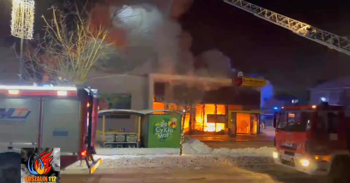 Biedronka spłonęła. Kłęby dymu i potężny ogień unosiły się nad miastem