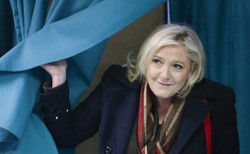 Klęska Frontu Narodowego w II turze wyborów. Mobilizacja przeciwko Marine Le Pen