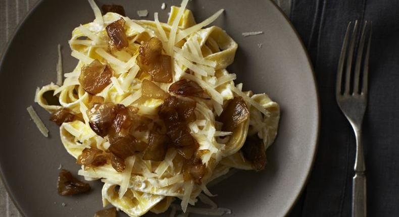 pasta with yogurt and caramelized onions