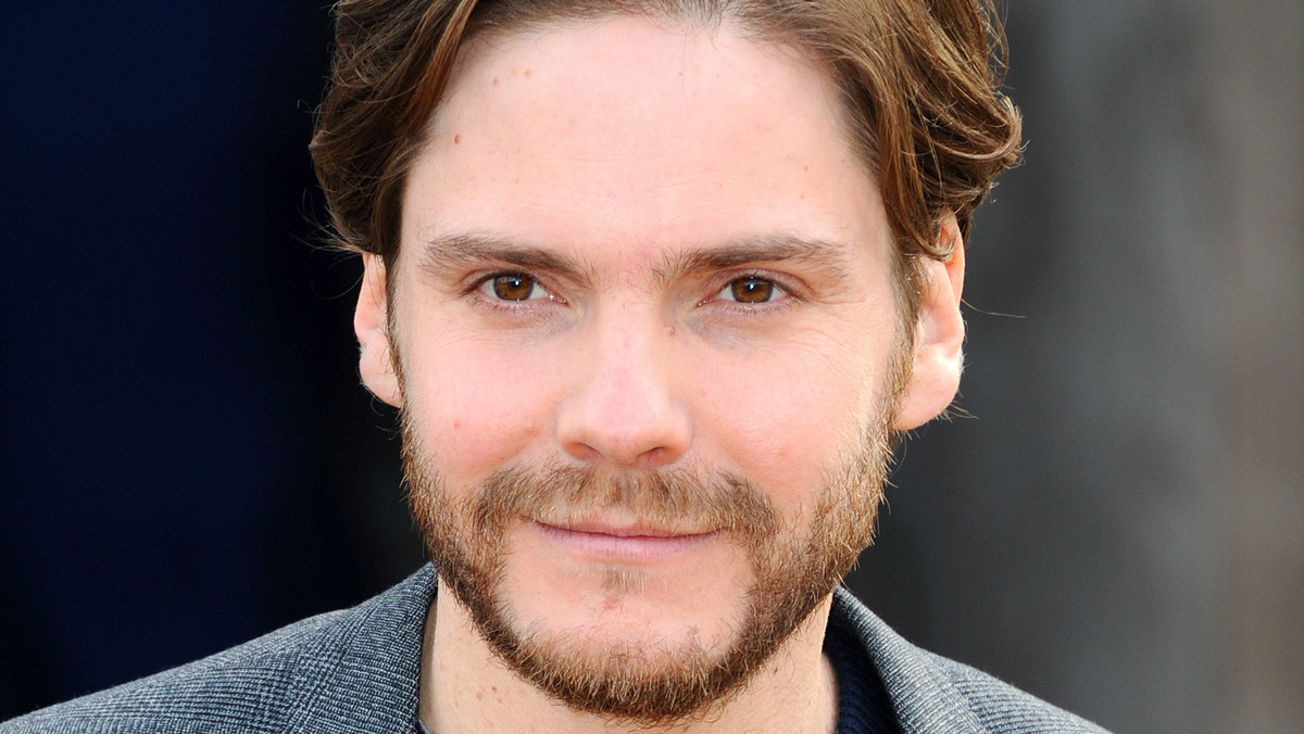 Daniel Bruhl, który w filmie "Captain America: Civil War" wcieli się w Barona Zemo, zdradził, że filmowa wersja postaci będzie się różnić od tej, którą fani znają z komiksów.