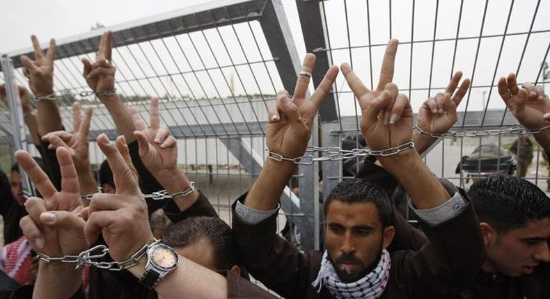 Israel authorises force-feeding of hunger-striking prisoners