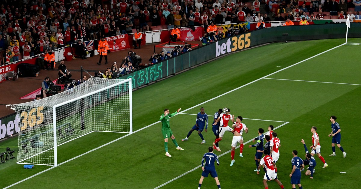 Befuccsolt az Arsenal nagy szabadrúgástrükkje a PSG ellen