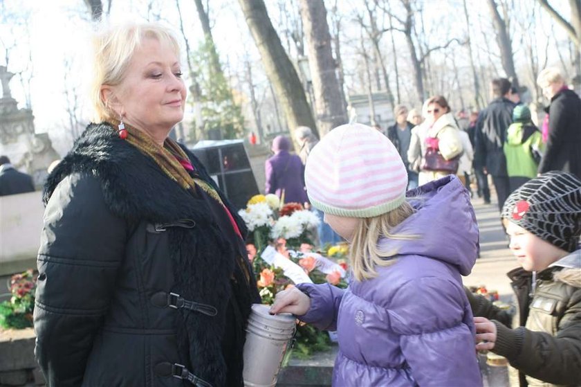 Gwiazdy na cmentarzu. W co się ubrały? FOTO