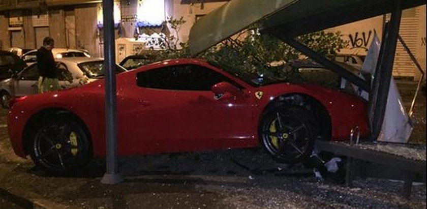 Gwiazdor Juventusu Martin Ceceres rozbił swoje Ferrari po alkoholu!