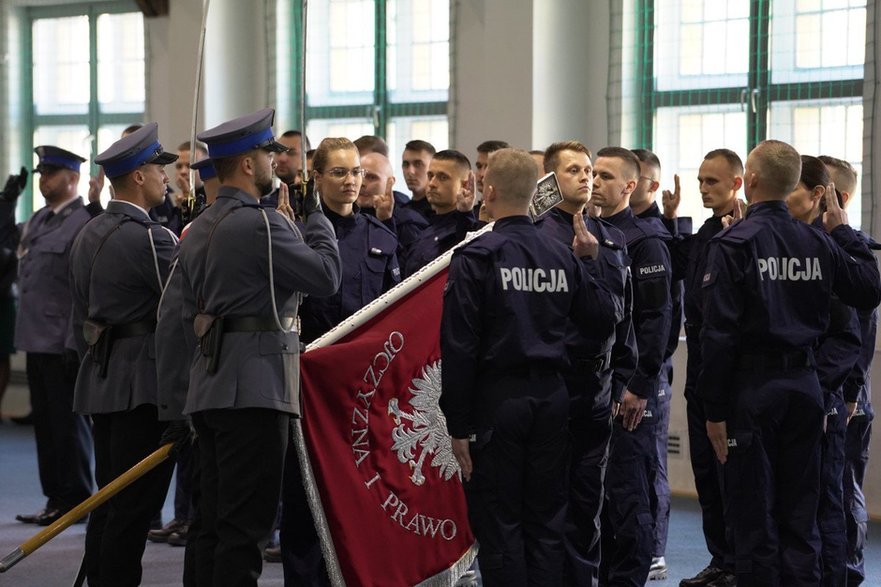 Nowi funkcjonariusze w szeregach warmińsko-mazurskiej policji. Rekrutacja jednak trwa nadal [ZDJĘCIA] - zdjęcie 5