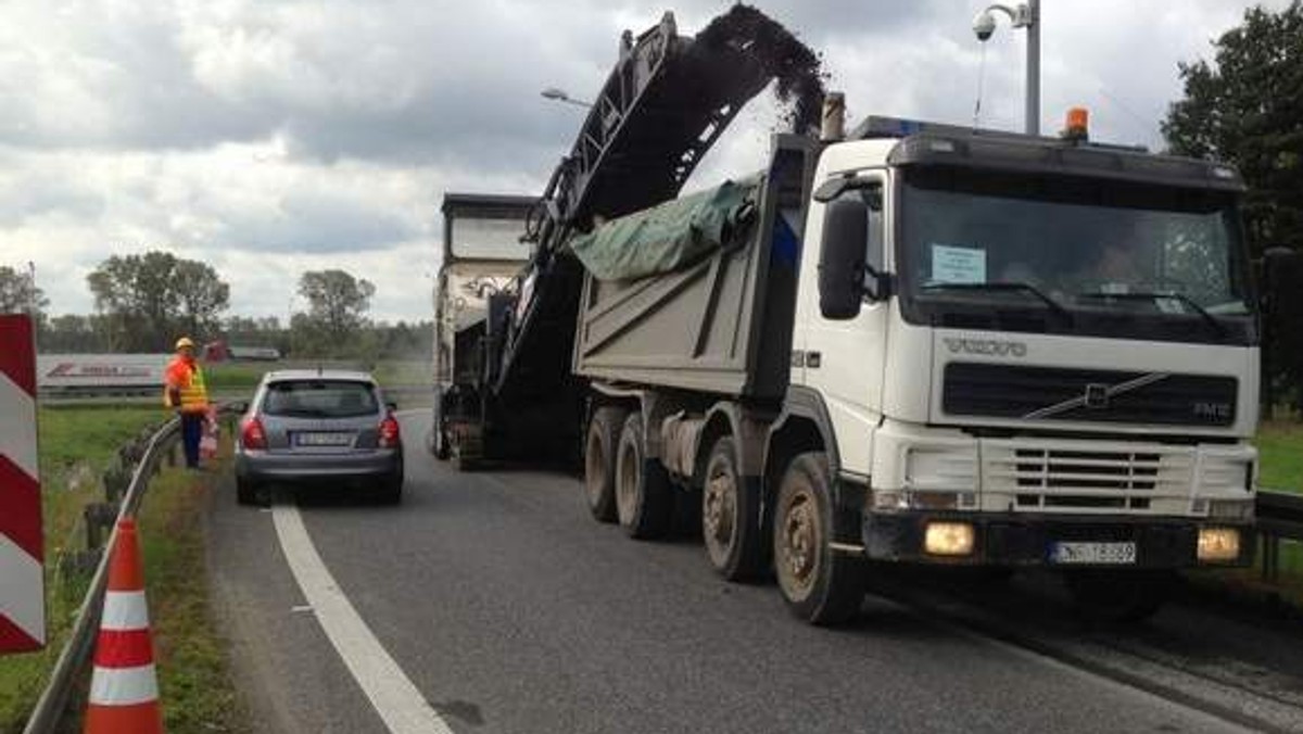 Pół miliona złotych ma kosztować remont oraz budowa gminnych dróg za pomocą frezowiny zdartej z remontowanej właśnie autostrady A4.