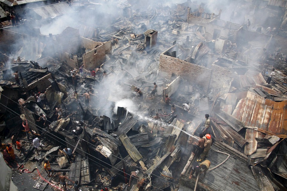 BANGLADESH FIRE SLUM AAH918