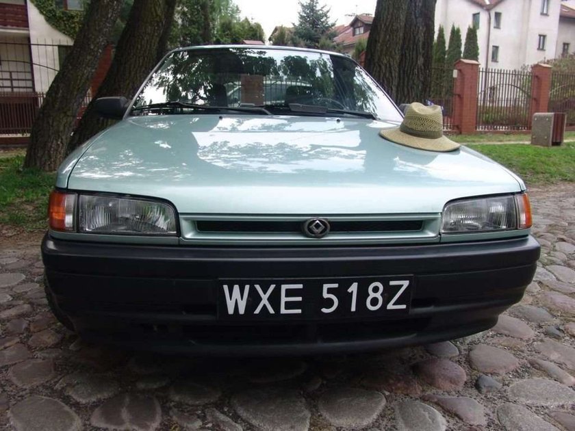 Mazda 323 1.7 d i Mazda 3 1.6 MZ-CD: porównanie dwóch epok