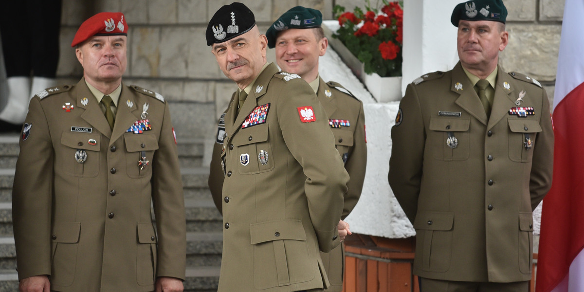 Prezydent Andrzej Duda podkreślał, że jest to najważniejsza odprawa kierowniczej kadry MON oraz sił zbrojnych od kilkunastu lat.