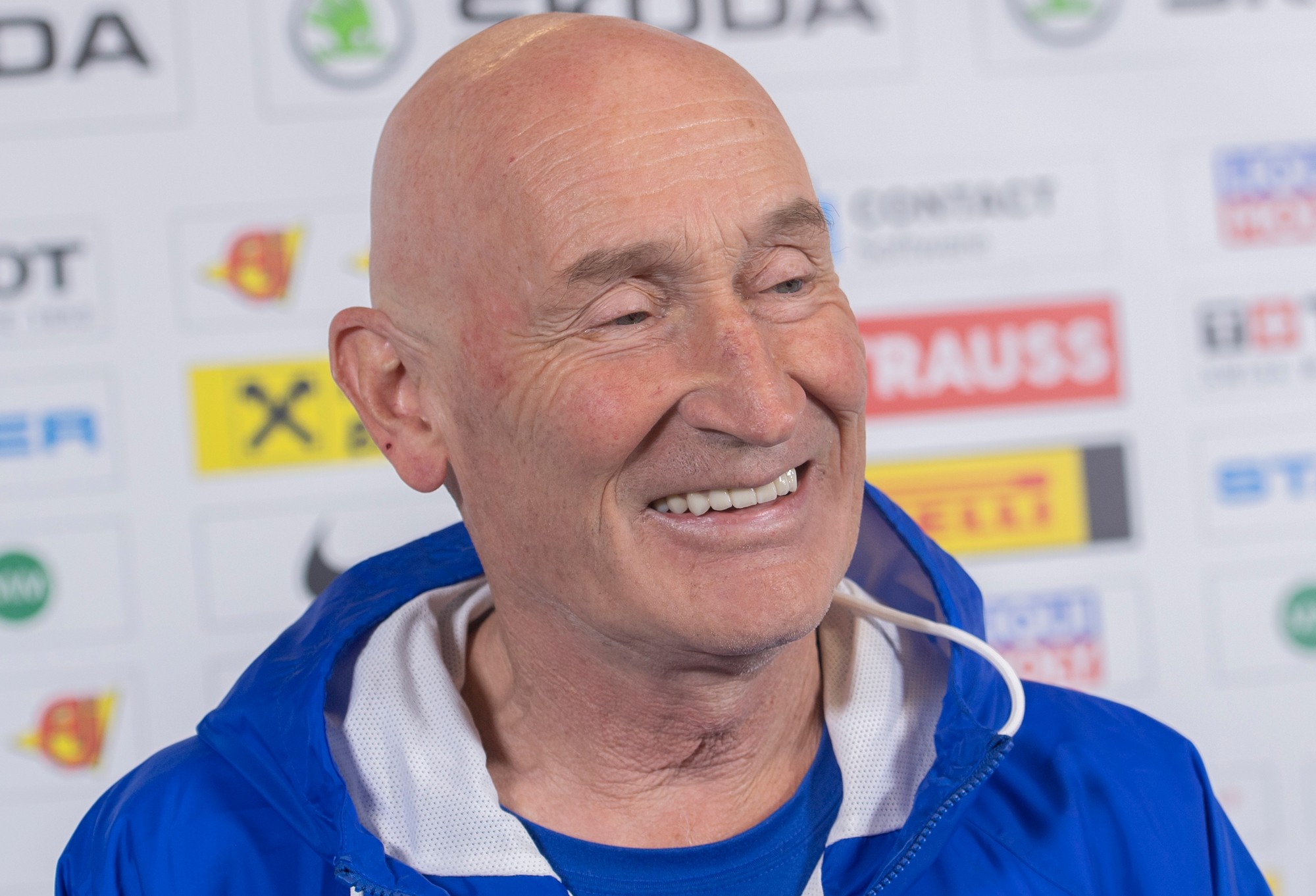 Tréner slovenskej hokejovej reprezentácie Craig Ramsay počas brífingu.