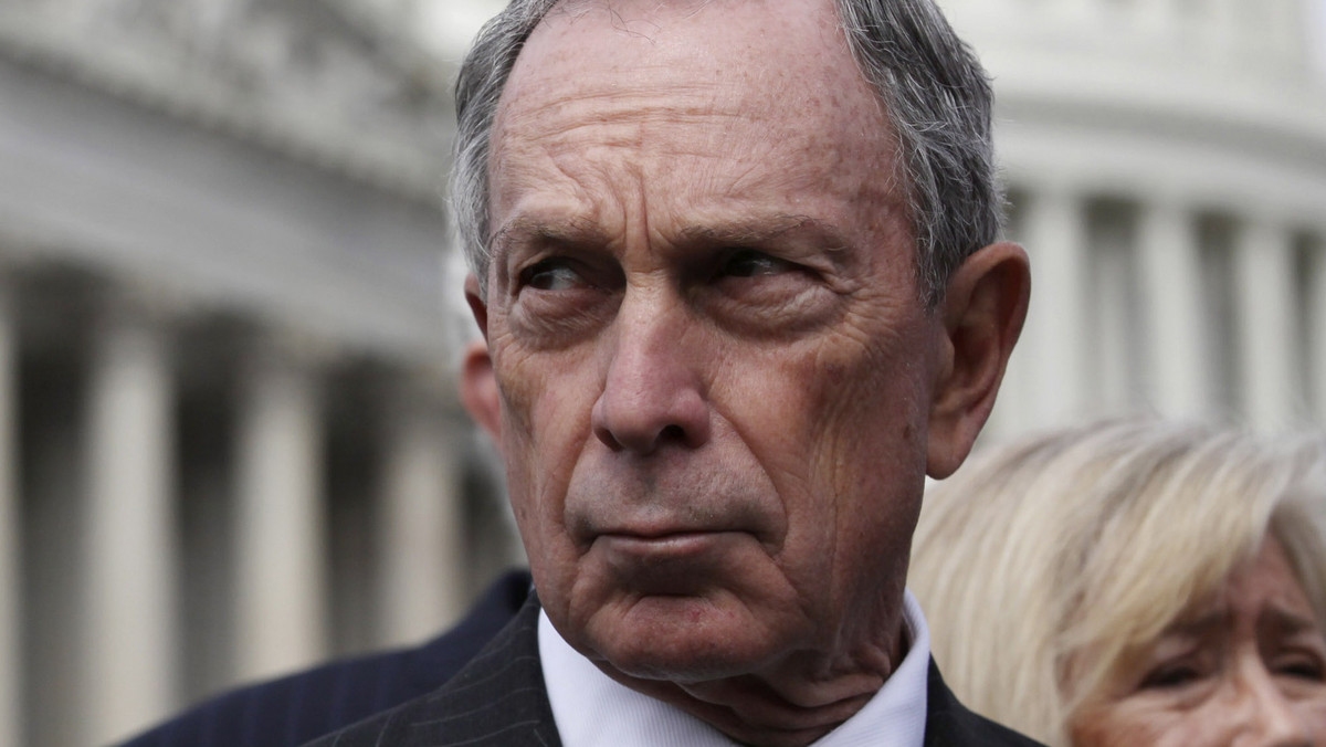 Michael Bloomberg uważa, że Unia Europejska może uczyć się na jego błędach. Burmistrz Nowego Jorku radzi politykom europejskim, aby bardziej energicznie przystąpili do walki z kryzysem i nie odkładali na później niepopularnych decyzji.