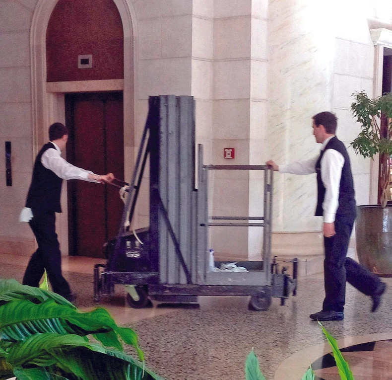 Asistenti joj donosili sve što je htela