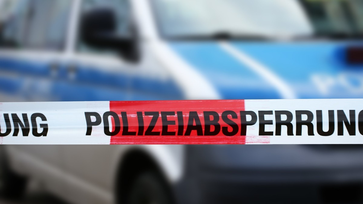 Na ulicę wybiegł zakrwawiony mężczyzna. Makabryczne odkrycie w jego domu