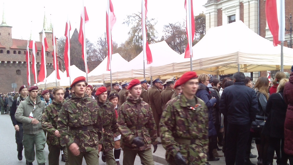 Historię Marszów Szlakiem I Kompanii Kadrowej, czyli legendarnej kadrówki, przybliża dokument Macieja Gawlikowskiego "Marsze Niepodległości". Premiera filmu odbędzie się w sobotę w kinie Kijów.Centrum w Krakowie, wstęp na projekcję jest darmowy.