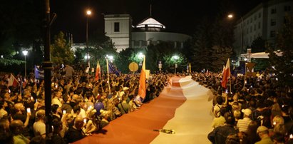 Gorąco po decyzji Sejmu o zmianach w sądownictwie. Protesty w całej Polsce