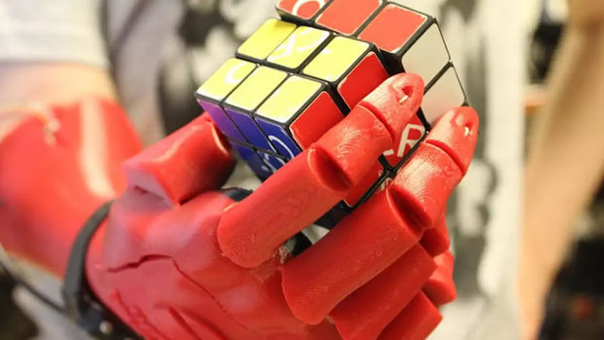 Proteza ręki z drukarki 3D z nagrodą James Dyson 2015