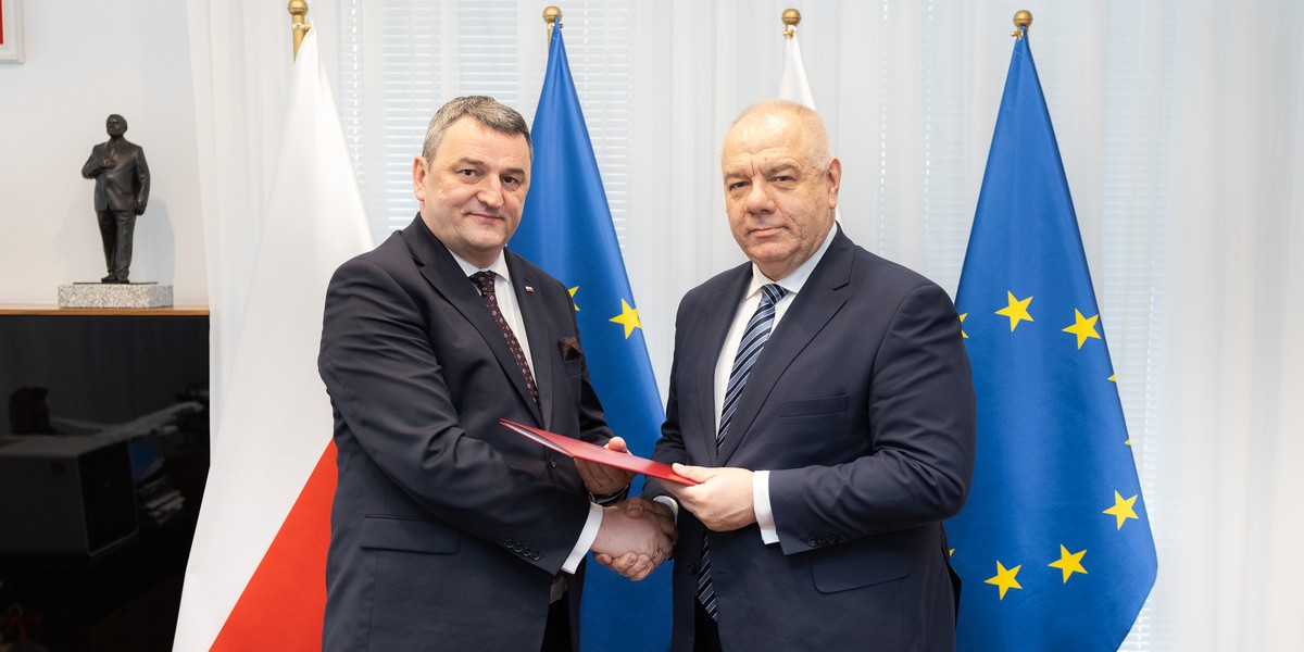 Wiceminister aktywów państwowych Marek Wesoły (od lewej) i wicepremier Jacek Sasin.