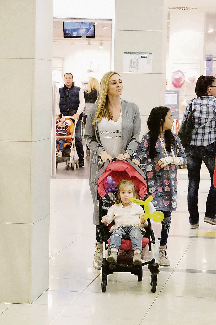 Nina se brine da li će do rođendana da skine gips