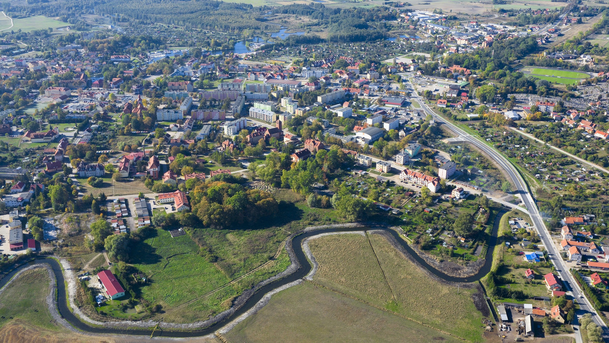 Słupki wzorowane na dawnych kamieniach milowych są ustawiane w Węgorzewie w miejscach, które dotyczą legend, czy wydarzeń historycznych. Spacerownik po tym mieście i okolicach ma być gotowy do końca października.