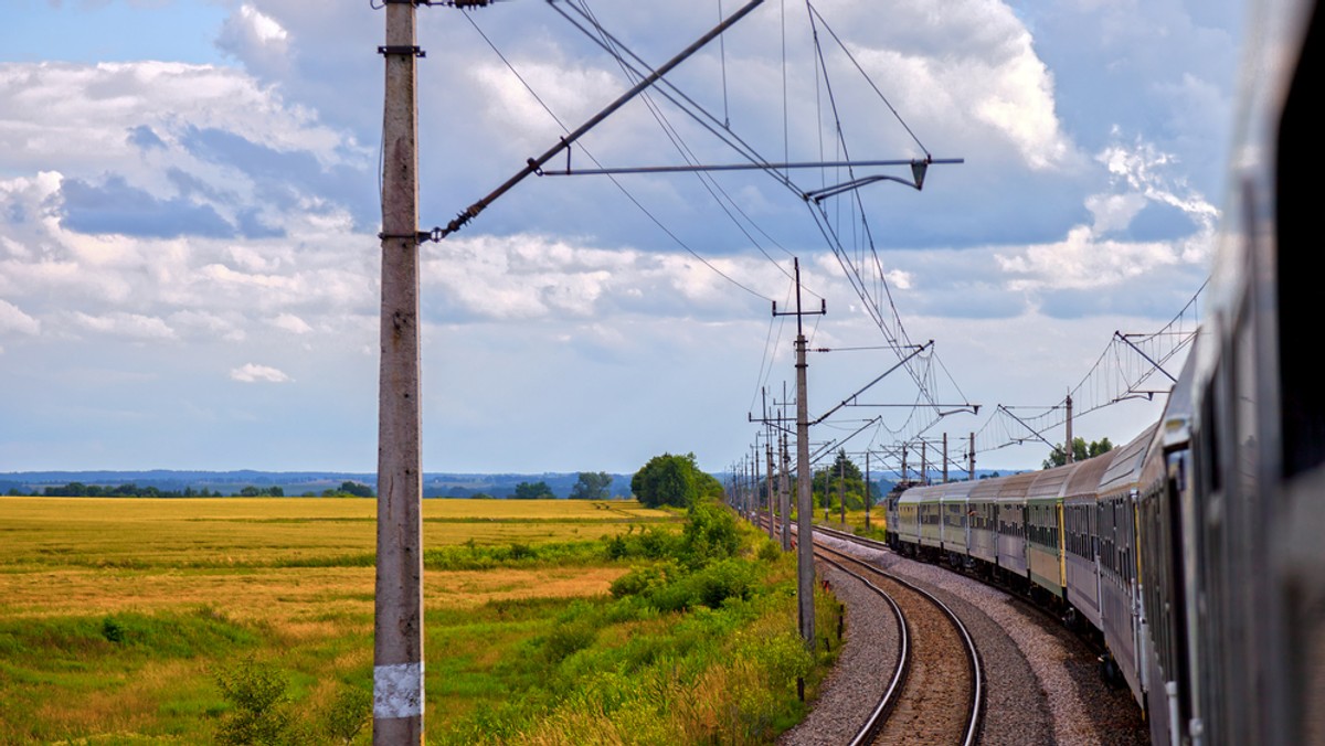 Dziś wchodzi w życie nowy rozkład kolei dla Wrocławia. Utrudnienia dotkną nie tylko pasażerów, ale także zmotoryzowanych. Dobrą wiadomością jest pojawienie się czwartego pociągu Pendolino do Warszawy.