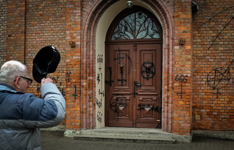 CZĘSTOCHOWA. Sprofanowano kościół na cmentarzu Kule