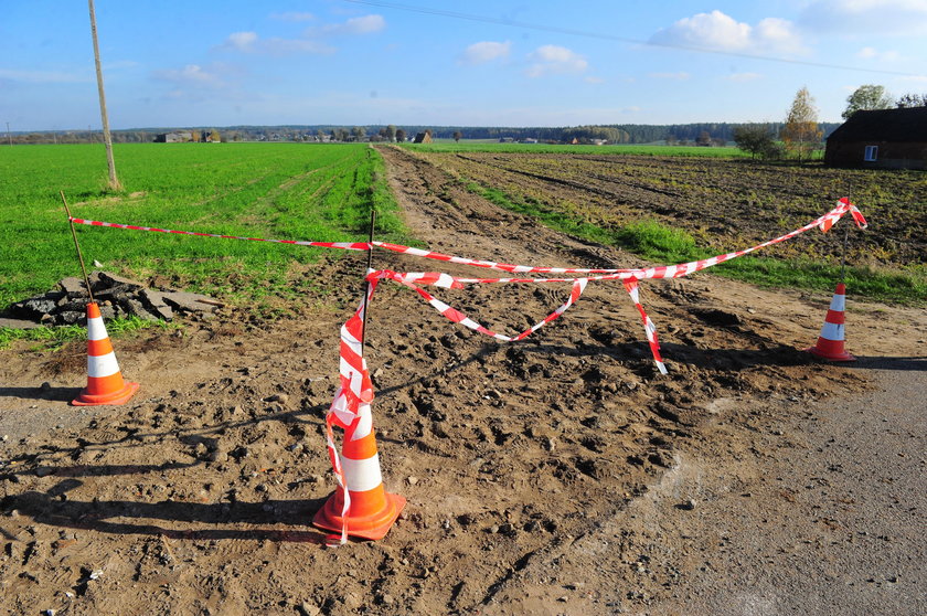 Warmińsko-Mazurskie: Rolnik przypadkiem zaorał drogę