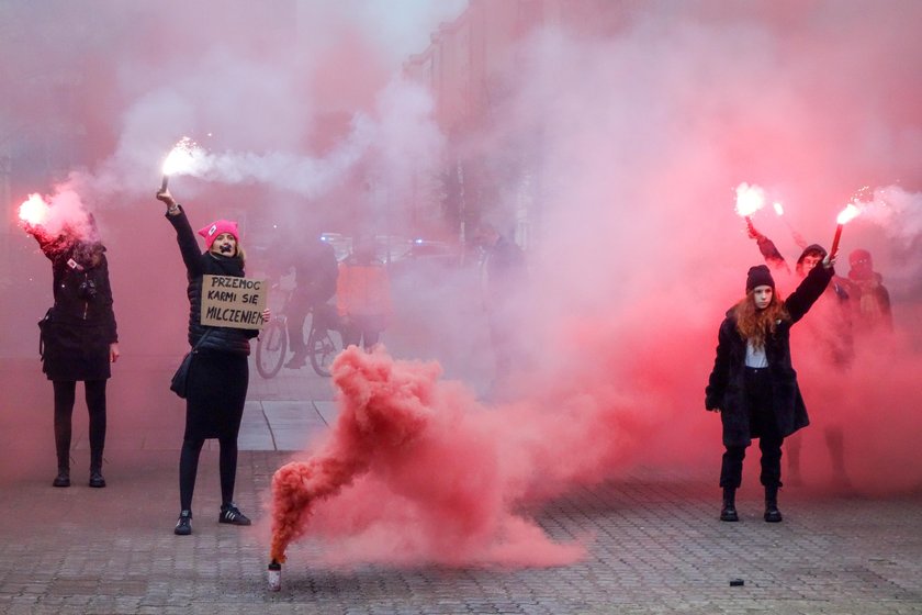 W całej Polsce trwają protesty kobiet