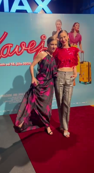 Bratislavská premiéra filmu Kavej - Jana Kovalčiková a Anna Jakab Rakovská.